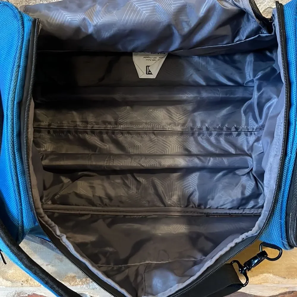 Fūl Blue and Grey Rolling Travel Duffel Bag